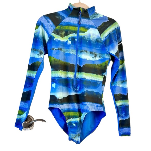 Nike NWT One Piece Long Sleeve Rash Guard Sport Swimsuit Size Medium - Picture 2 of 16